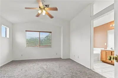 10625 AMBLEWOOD Avenue na Primary Bedroom