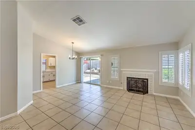 2007 GLISTENING SANDS Drive, Las Vegas, NV 89119 Living Room