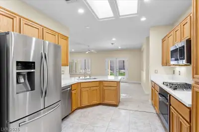 2860 Alder Lake Court Kitchen