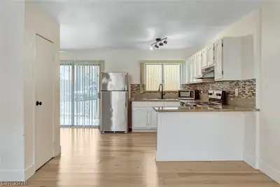 5198 Garden Lane D Kitchen