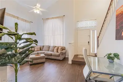 1684 Normandy Way 811 Living Room