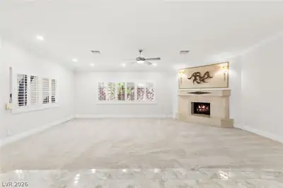 2400 Plaza Del Grande, Las Vegas, NV 89102 Living Room