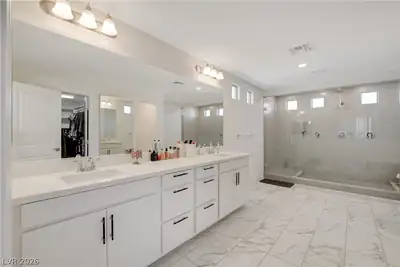 8749 Black Cordon Road, Las Vegas, NV 89139 Primary Bathroom