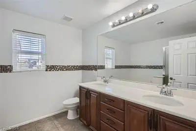 11783 Red Water Court, Las Vegas, NV 89183 Primary Bathroom