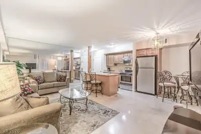 3700 Las Vegas Boulevard 672 Living Room