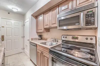 3700 Las Vegas Boulevard 672 Kitchen