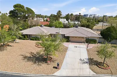 221 Rosemary Lane, Las Vegas, NV 89107 Front of Structure