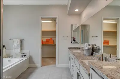 10885 Crimson Cliffs Avenue Primary Bathroom