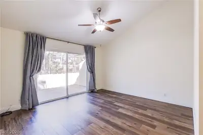 2835 Glendevon Circle, Henderson, NV 89014 Living Room