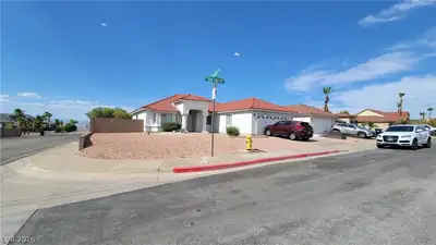 336 Oak Canyon Drive, Henderson, NV 89015 Front of Structure