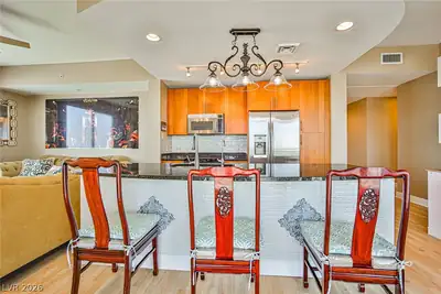 200 West Sahara Avenue 2407 Kitchen