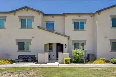 792 Grand Country Avenue North Las Vegas, NV 89086