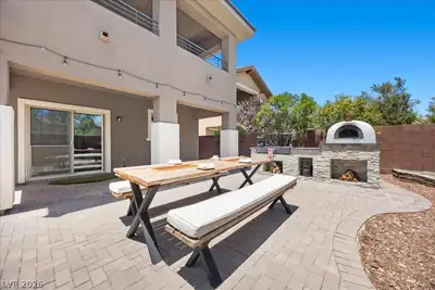 5532 Bristol Grove Lane Patio