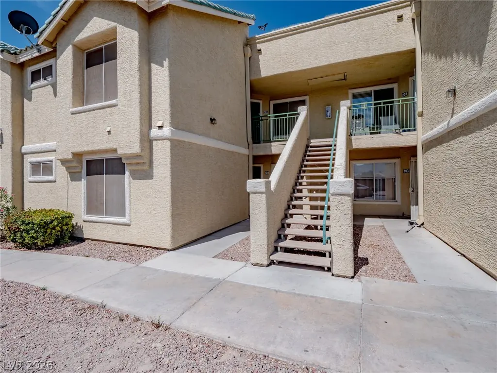 1401 Linnbaker Lane 202