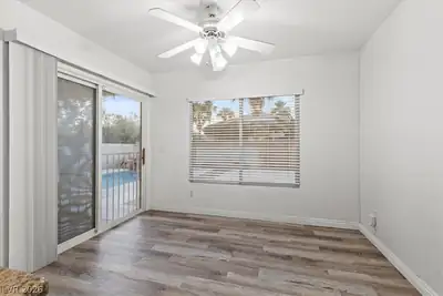 1792 East Quartz Landing Avenue Dining Area