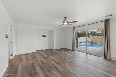 1792 East Quartz Landing Avenue Living Room