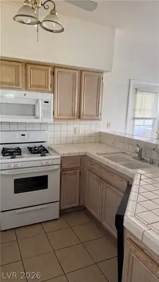 5225 West Reno Avenue 127 Kitchen