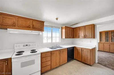 4361 Maple Road, Pahrump, NV 89048 Kitchen