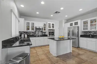 2328 Hardin Ridge Drive Drive Kitchen