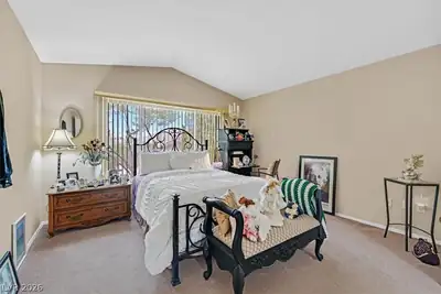 468 Bonnie Brook Place Primary Bedroom
