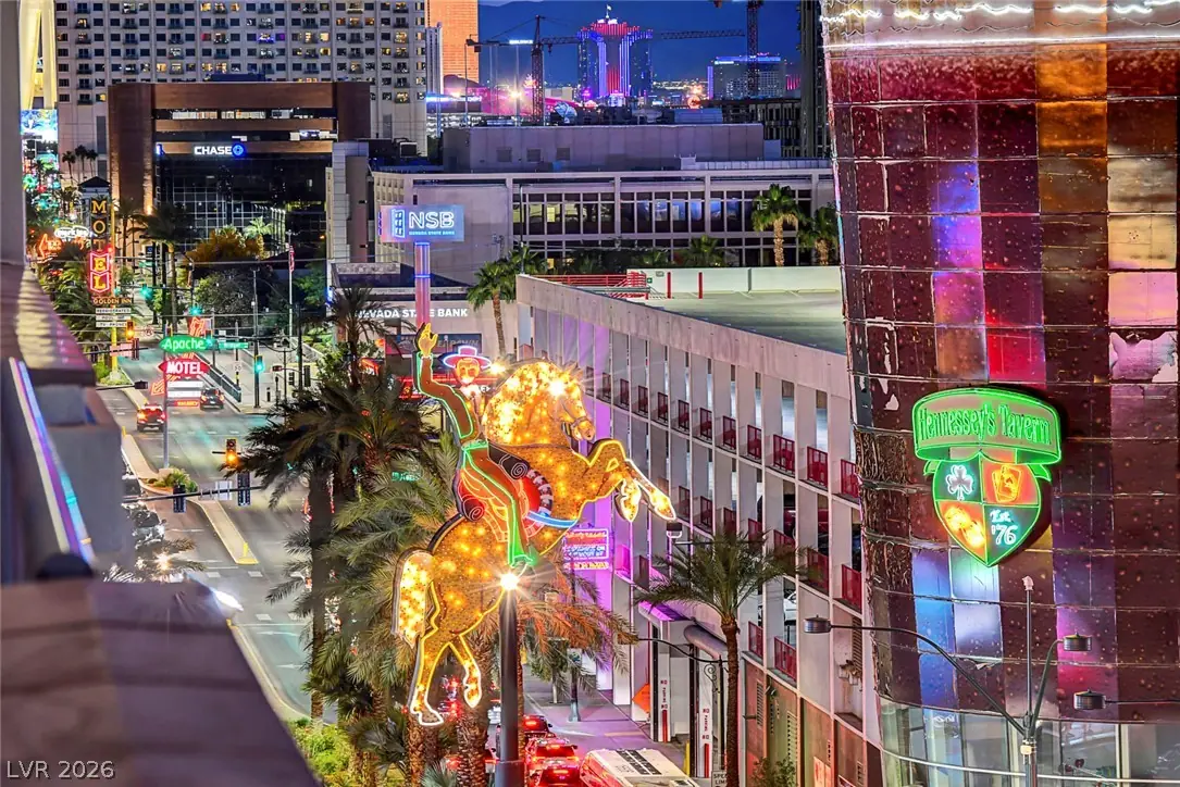 150 North LAS VEGAS Boulevard 804