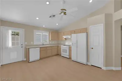 931 Horsethief Ranch Avenue Kitchen