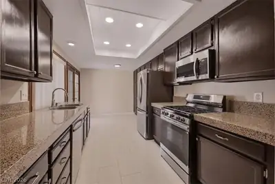 2410 Pickwick Drive, Henderson, NV 89014 Kitchen