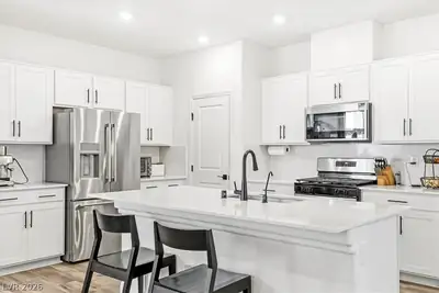 9170 Nostrand Avenue, Las Vegas, NV 89148 Kitchen