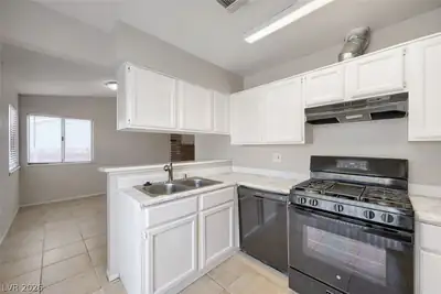 2247 Sierra Sunrise Street, Las Vegas, NV 89156 Kitchen
