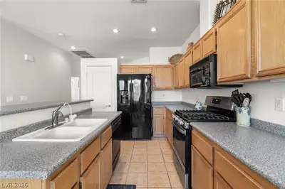 3288 Monaco Shores Drive, Las Vegas, NV 89117 Kitchen