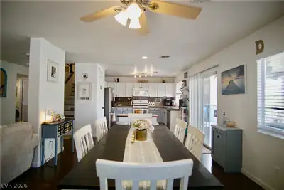 1912 East Pyle Avenue Dining Area