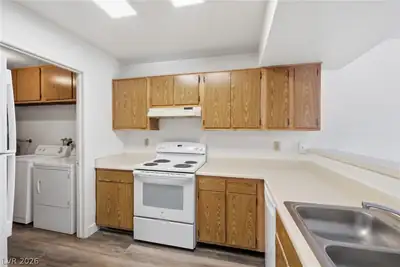 6750 Del Rey Avenue 233, Las Vegas, NV 89146 Kitchen