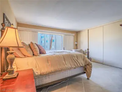 725 North Royal Crest Circle 231 Bedroom