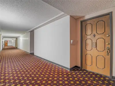 725 North Royal Crest Circle 231, Las Vegas