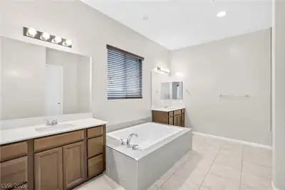 393 John Law Lane, Henderson, NV 89011 Primary Bathroom