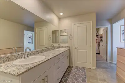 4474 Red Poppy Street, North Las Vegas, NV 89032 Primary Bathroom