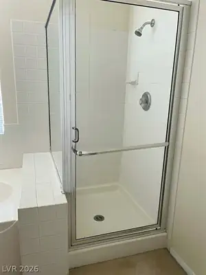 3496 Meridale Drive, Las Vegas, NV 89117 Primary Bathroom