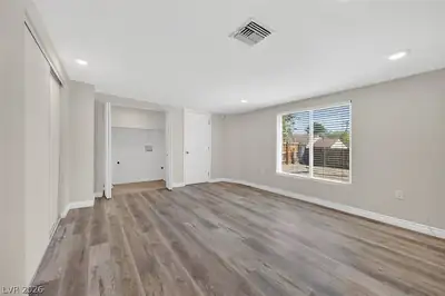 228 North 17th Street Bedroom