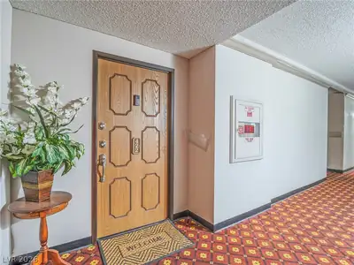 730 Royal Crest 422, Las Vegas