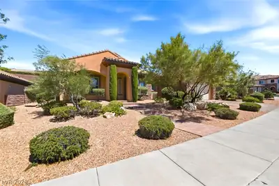 2908 Grande Arch Street, Henderson, NV 89044 Front of Structure