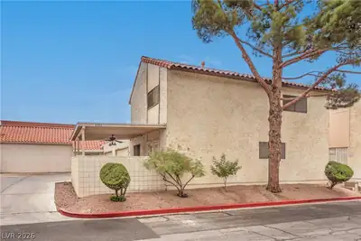 3333 Racquet Street, Las Vegas, NV 89121 