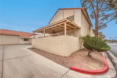 3333 Racquet Street, Las Vegas, NV 89121 