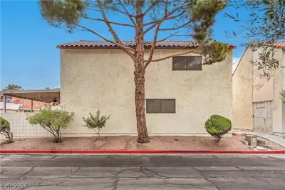 3333 Racquet Street, Las Vegas, NV 89121 