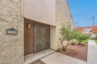 3333 Racquet Street, Las Vegas, NV 89121 