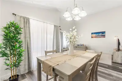 5581 Orchard Lane 150 Dining Area