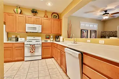 2876 Goldcreek Street, Henderson, NV 89052 Kitchen