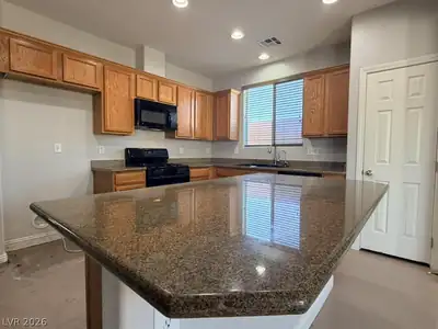 5921 Tamarack Lodge Lane, North Las Vegas, NV 89081 Kitchen