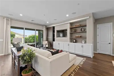 1199 North Water Street Living Room