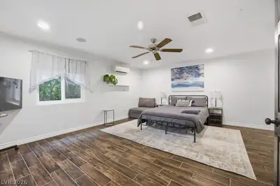 8715 West Hammer Lane Bedroom