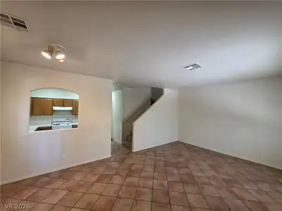 10021 VIA TORO Avenue . Living Room